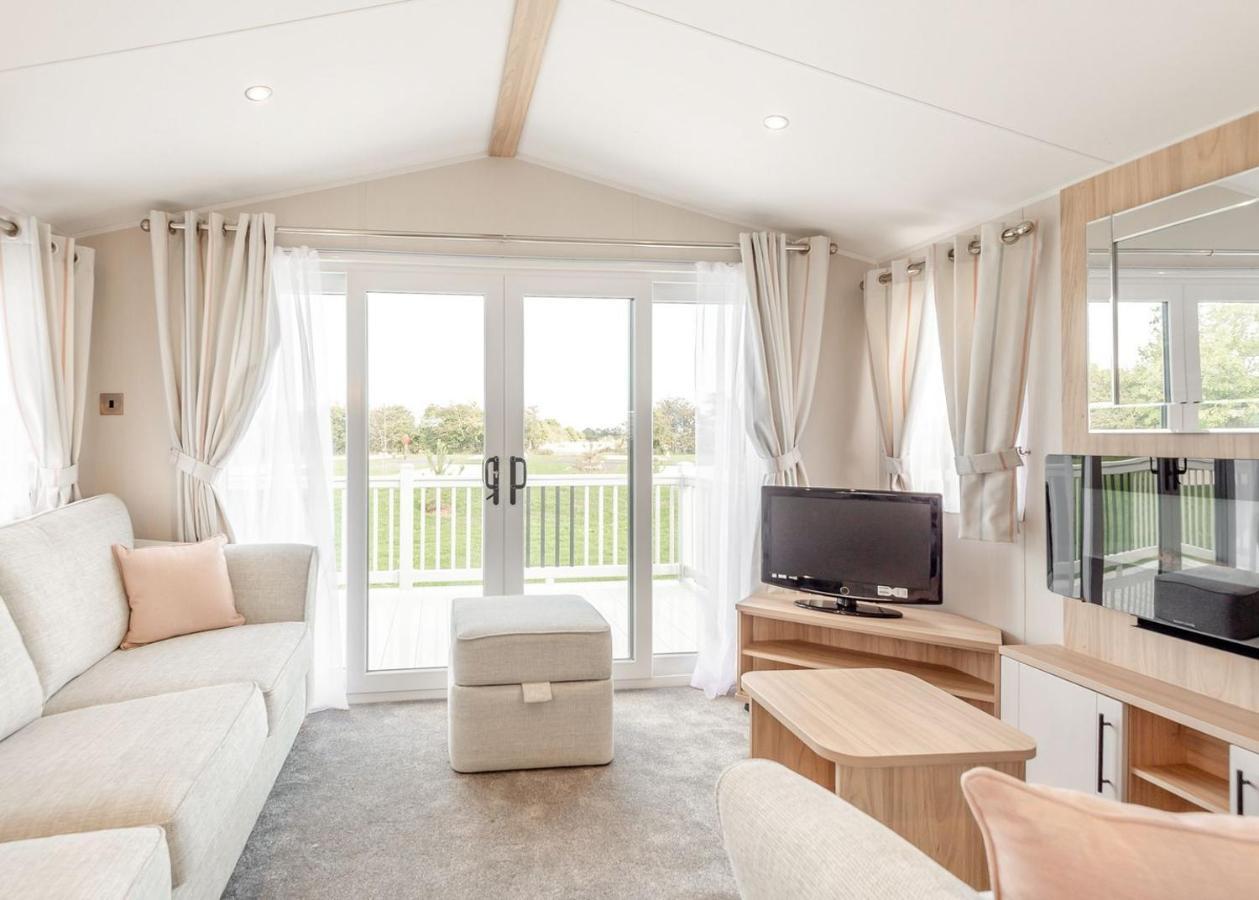 Home Farm Park Lakeside Retreat Burgh le Marsh 客房 照片