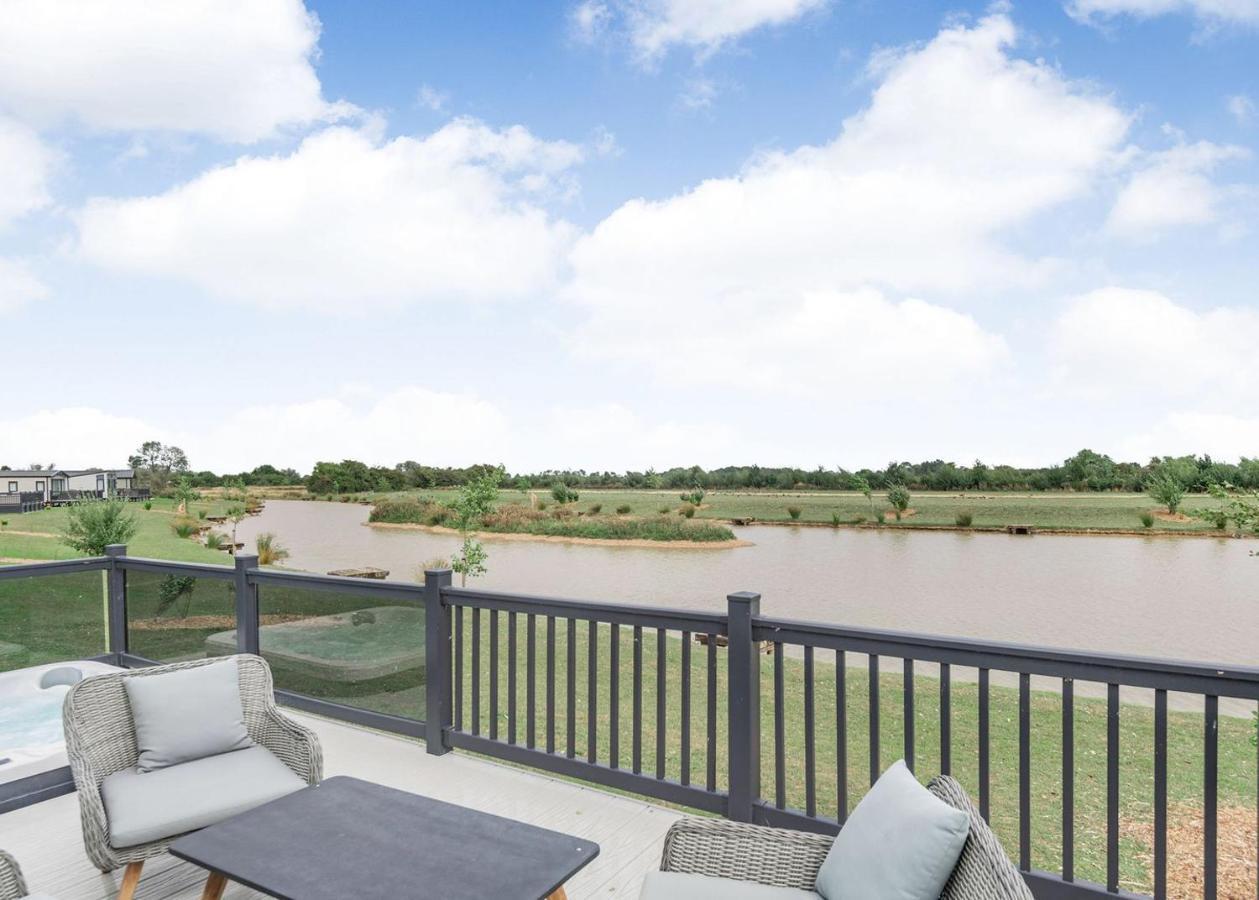 Home Farm Park Lakeside Retreat Burgh le Marsh 客房 照片